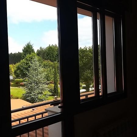 Frades Hostal Restaurante O'Cadaval חדר תמונה