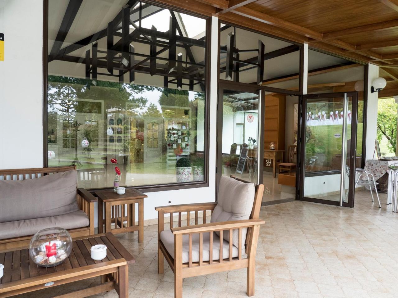Frades Hostal Restaurante O'Cadaval מראה חיצוני תמונה