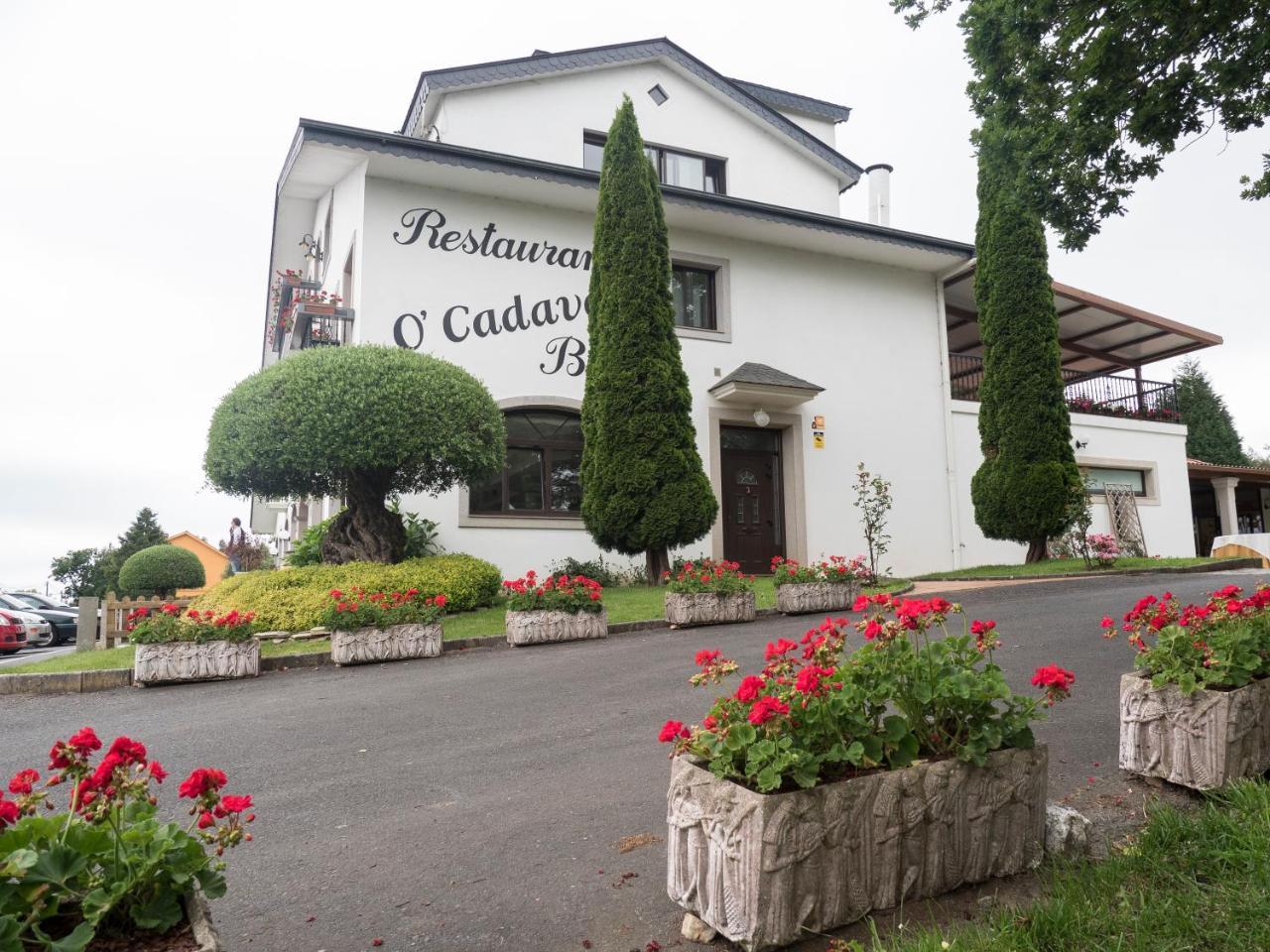 Frades Hostal Restaurante O'Cadaval מראה חיצוני תמונה